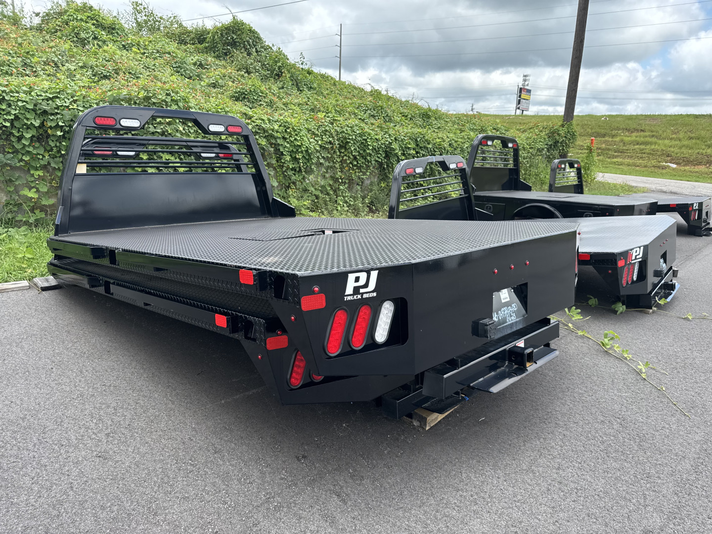 New 2024 CM Truck Beds GB 11'4/94/84/34 Truck Bed