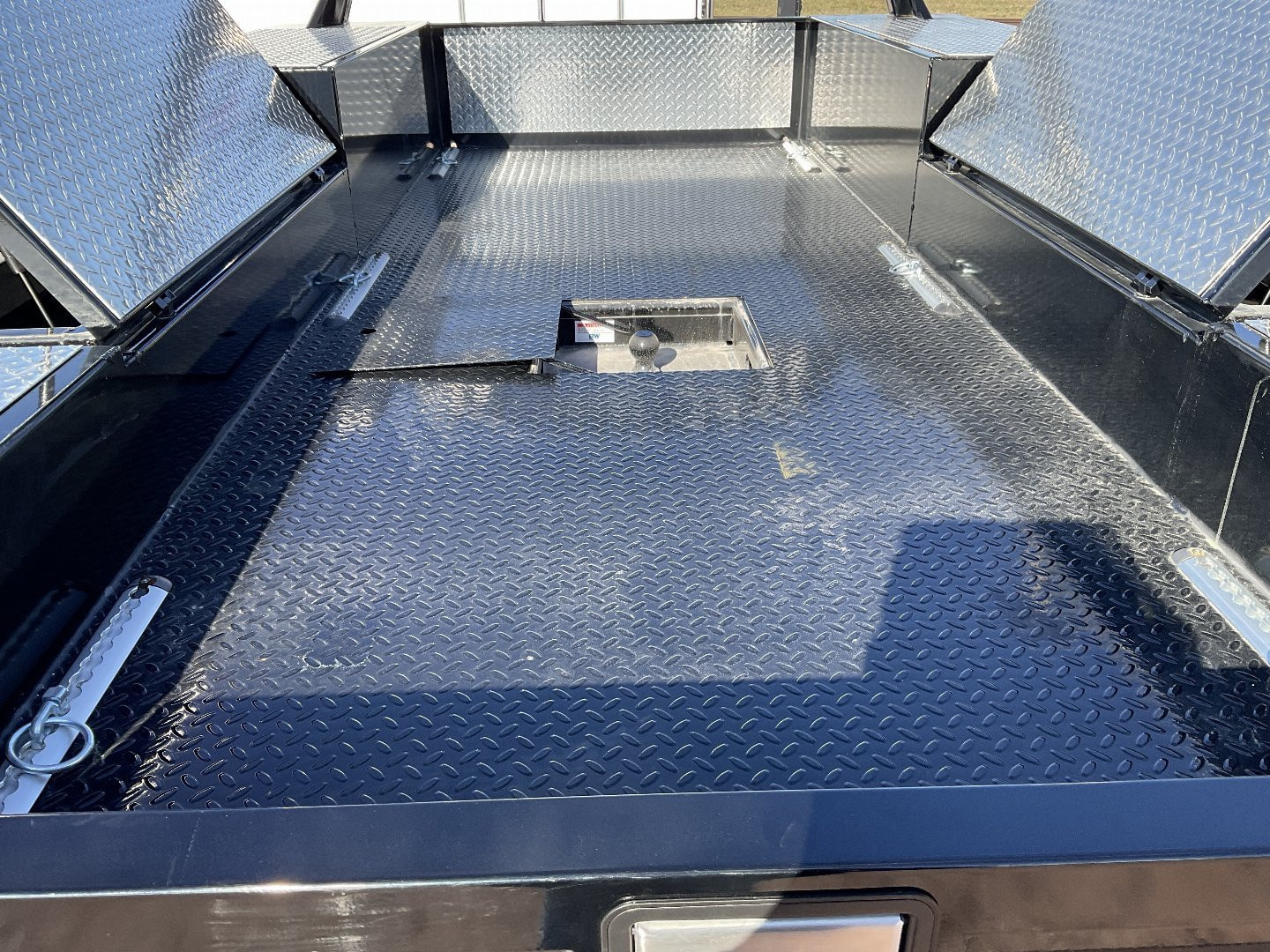 New 2026 CM Truck Beds TM 11'4/94/84/34 SD DLX Truck Bodies