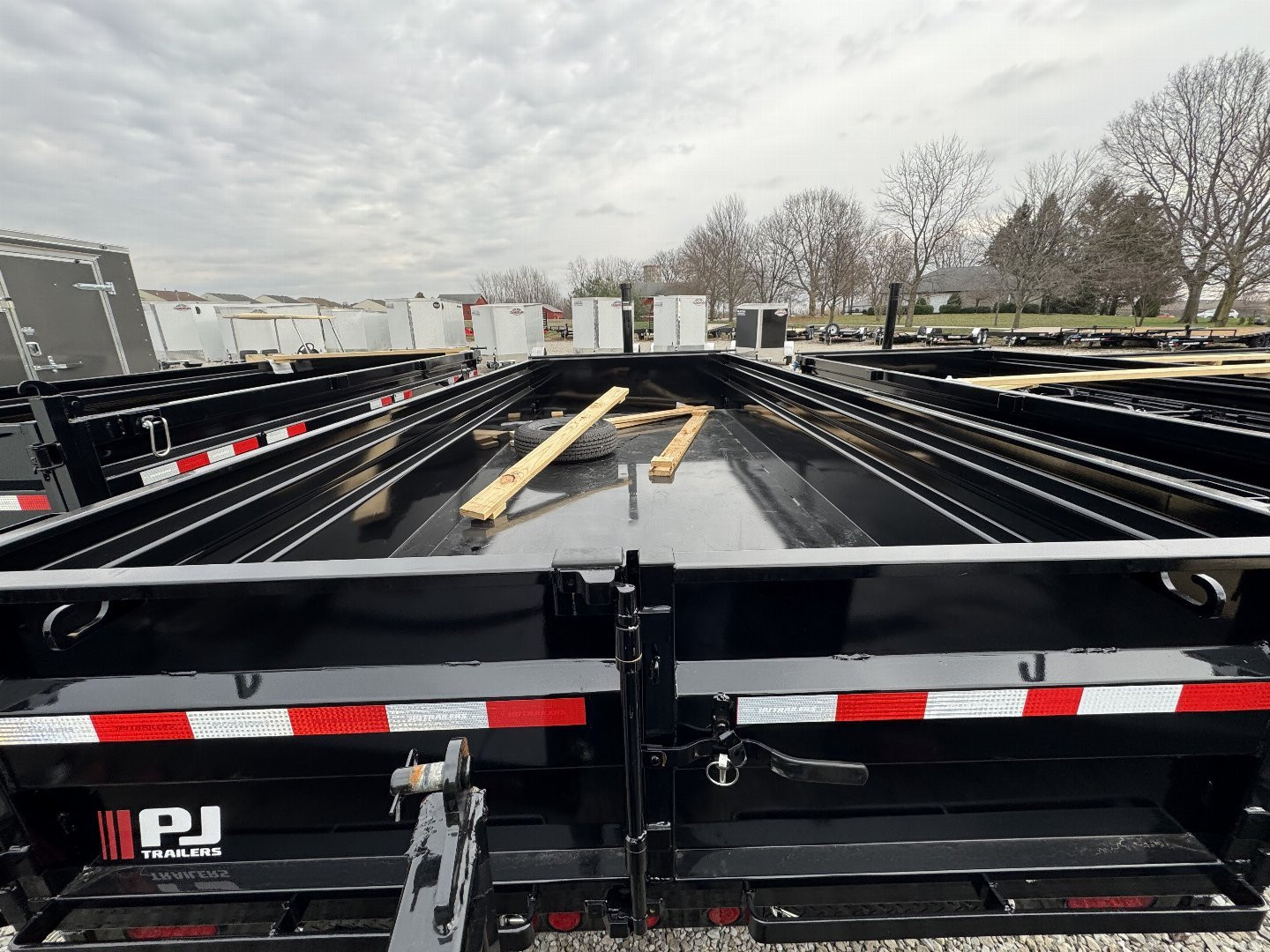 New 2025 PJ Trailers DT162 LOW PRO TELESCOPIC DUMP Trailer 83X16 TA SPLIT/SPREADER GATE (GVW:14000)BLACK