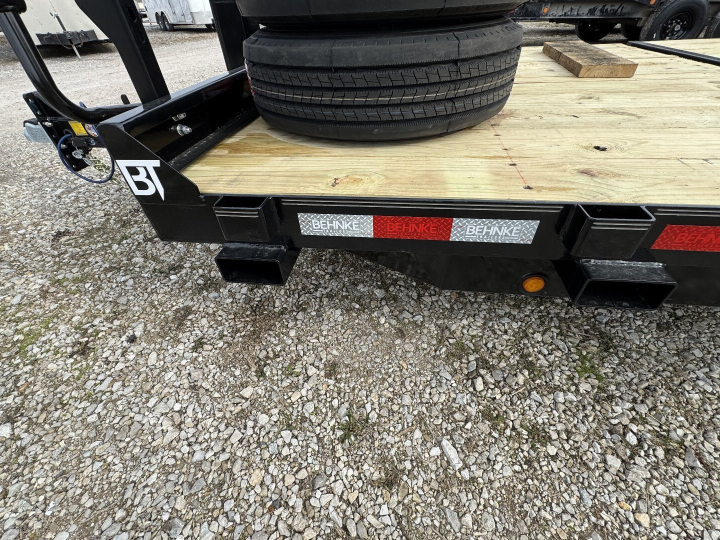New 2025 Behnke TBCT2220ET-10K Tilt Trailer 83X22 TA PARTIAL TILT (GVW:20000) BLACK