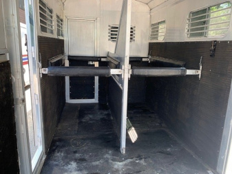 Used 2004 C&C 4 Horse head -head Horse Trailer