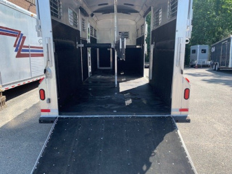 Used 2004 C&C 4 Horse head -head Horse Trailer
