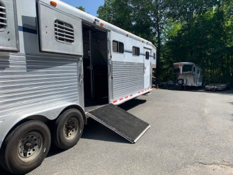 Used 2004 C&C 4 Horse head -head Horse Trailer