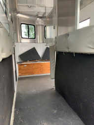 Used 2017 Kingston Trailers 2h Elite Horse Trailer