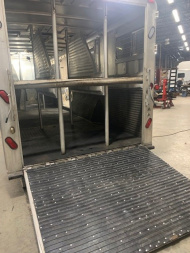 Used 1999 Sooner 4h / 6h gn Horse Trailer