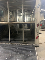 Used 1999 Sooner 4h / 6h gn Horse Trailer
