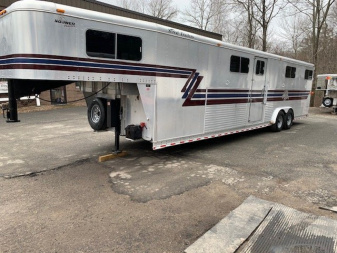 Used 1999 Sooner 4h / 6h gn Horse Trailer