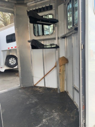 Used 2022 Sundowner Trailers 2h Elite BP Horse Trailer