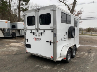 New 2025 Frontier Trailers 2h D/room Horse Trailer