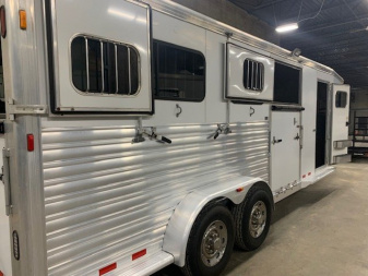 Used 2008 Cimarron Trailers 2+1 gn Horse Trailer