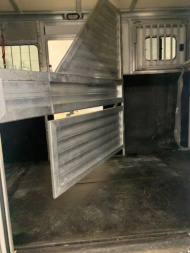 Used 2008 Cimarron Trailers 2+1 gn Horse Trailer