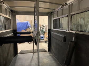 Used 2008 Cimarron Trailers 2+1 gn Horse Trailer