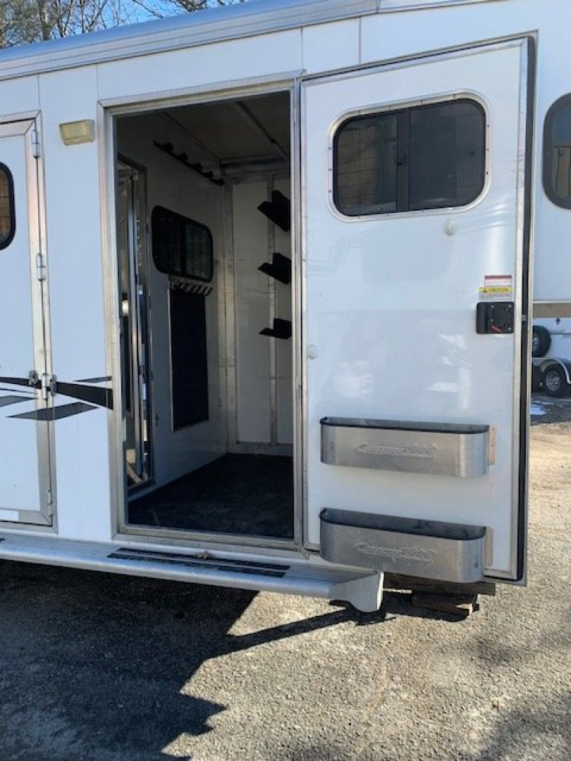 Used 2008 Cimarron Trailers 2h G/N D/Room Horse Trailer