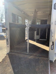 Used 2008 Cimarron Trailers 2h G/N D/Room Horse Trailer