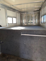 Used 2008 Cimarron Trailers 2h G/N D/Room Horse Trailer