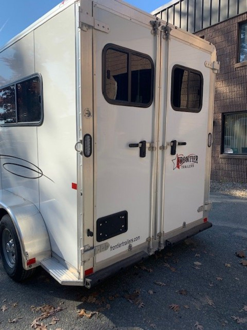 Used 2025 Frontier Trailers Ambassador 2H D/R Horse Trailer