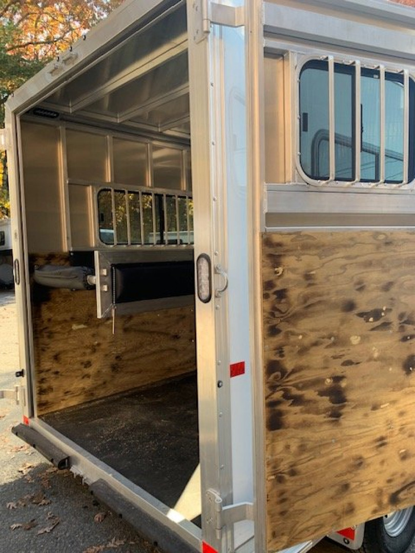 Used 2025 Frontier Trailers Ambassador 2H D/R Horse Trailer
