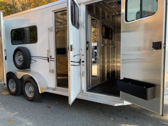 Used 2025 Frontier Trailers Ambassador 2H D/R Horse Trailer
