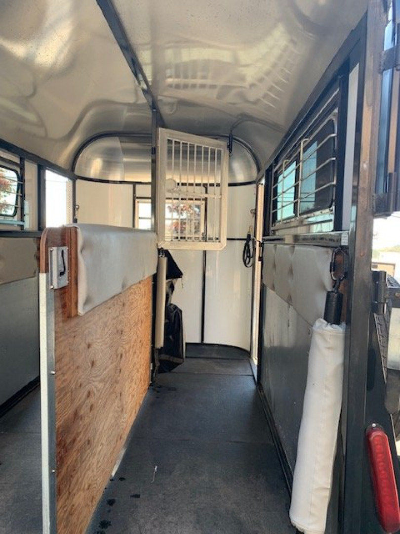 Used 2004 Kingston Trailers Briarwood Horse Trailer