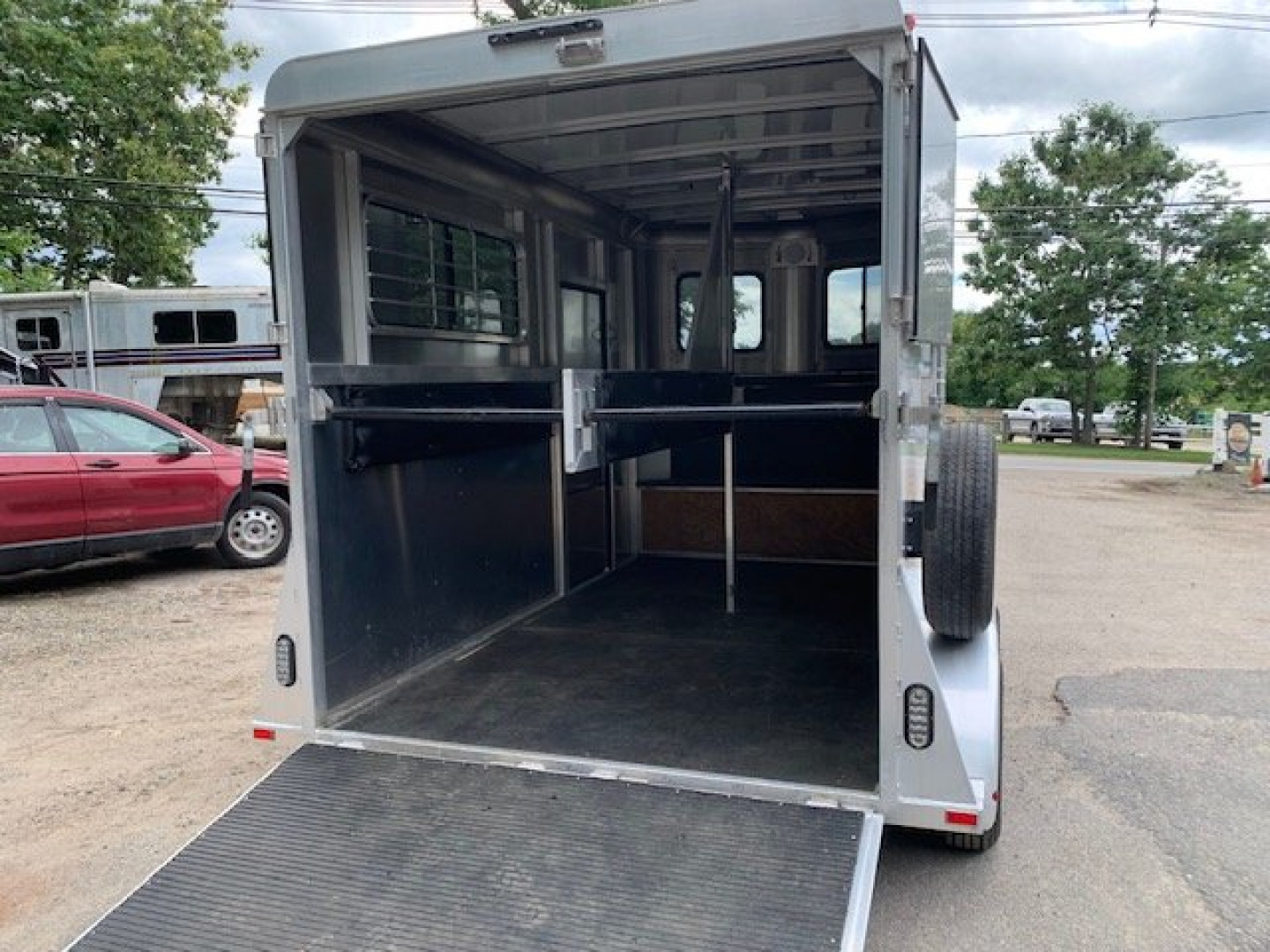 Used 2018 Kingston Trailers 2h Std Plus Horse Trailer