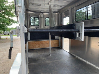 Used 2018 Kingston Trailers 2h Std Plus Horse Trailer