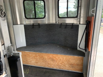 Used 2018 Kingston Trailers 2h Std Plus Horse Trailer