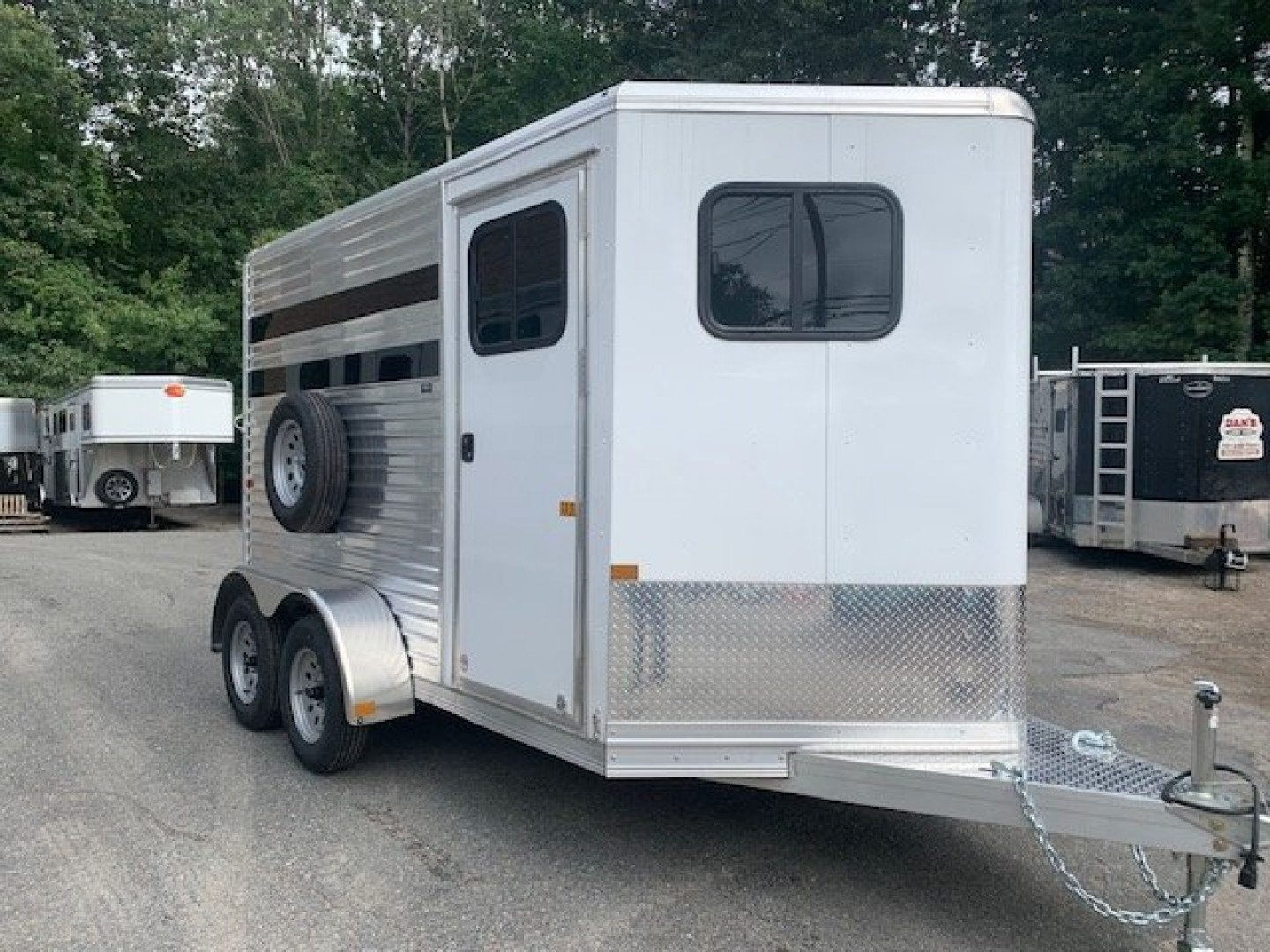 New 2025 Frontier Trailers Colt 2h Slant combo Horse Trailer