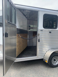 New 2025 Frontier Trailers Colt 2h Slant combo Horse Trailer