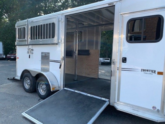 New 2025 Frontier Trailers 2H Warm blood Side Unload Horse Trailer
