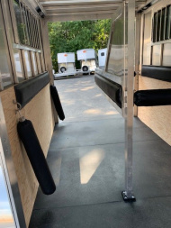 New 2025 Frontier Trailers 2H Warm blood Side Unload Horse Trailer