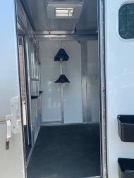 Used 2020 Sundowner Trailers Charter 2h GN Horse Trailer