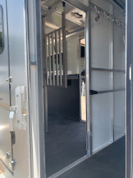 Used 2020 Sundowner Trailers Charter 2h GN Horse Trailer