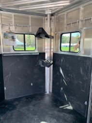 New 2025 Frontier Trailers 2h BP Horse Trailer
