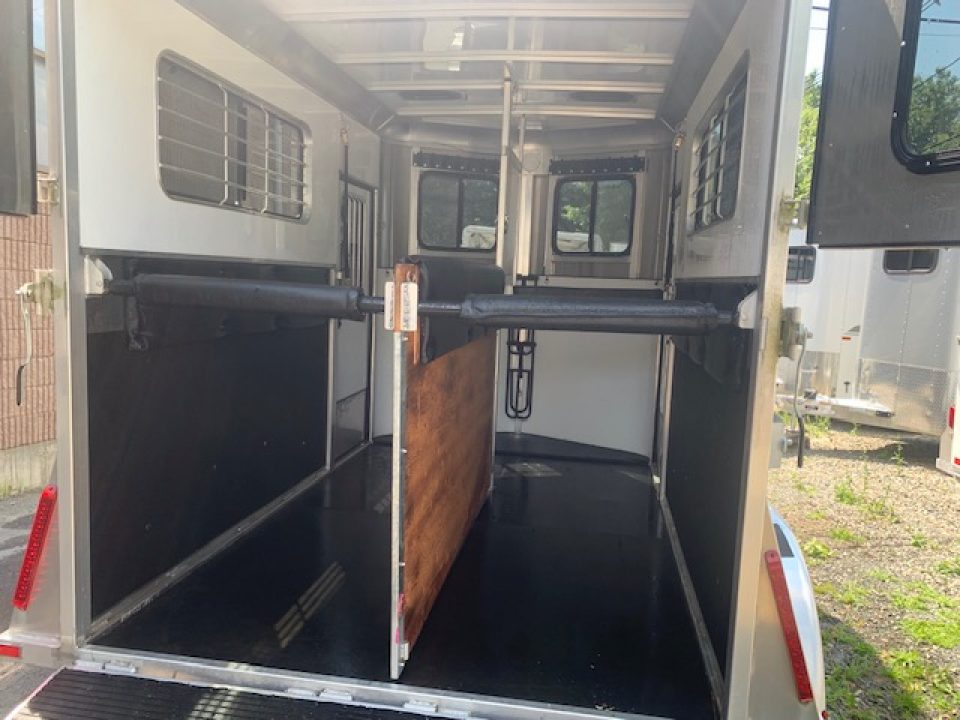Used 2018 Kingston Trailers Inc. 2018 Kingston 2h Classic Elite Horse Trailer