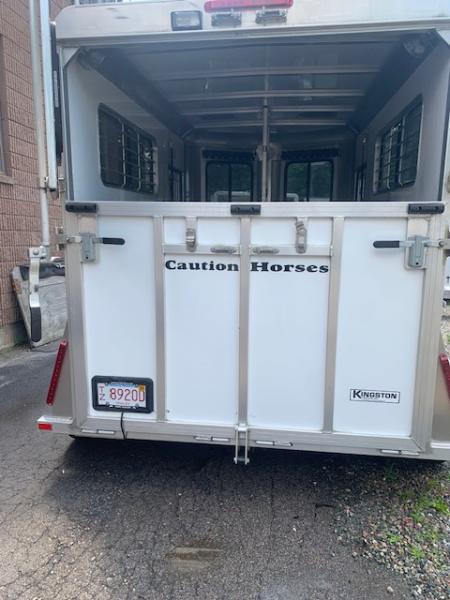 Used 2018 Kingston Trailers Inc. 2018 Kingston 2h Classic Elite Horse Trailer