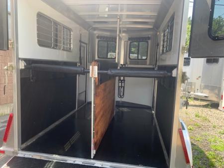 Used 2018 Kingston Trailers Inc. 2018 Kingston 2h Classic Elite Horse Trailer