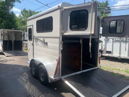 Used 2018 Kingston Trailers Inc. 2018 Kingston 2h Classic Elite Horse Trailer