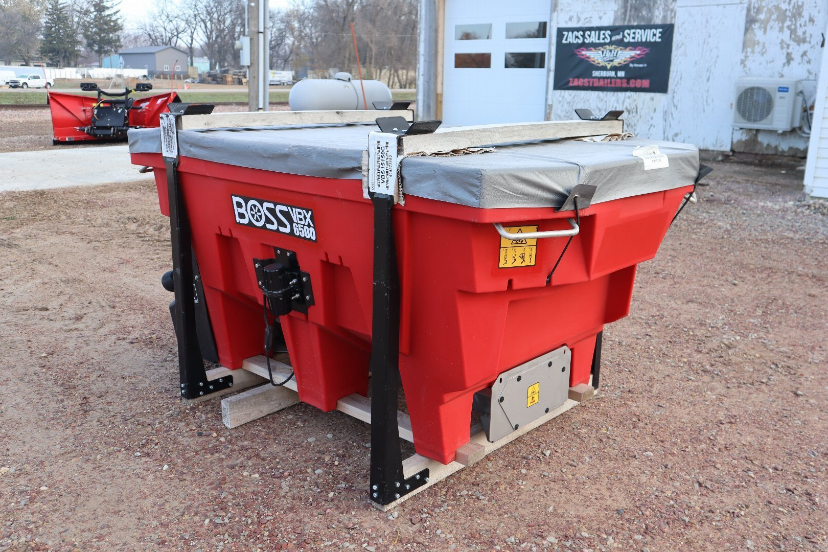 New 2024 BOSS VBX6500C AUGER Salt Spreader