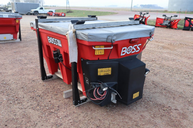 New 2024 BOSS VBX6500C AUGER Salt Spreader