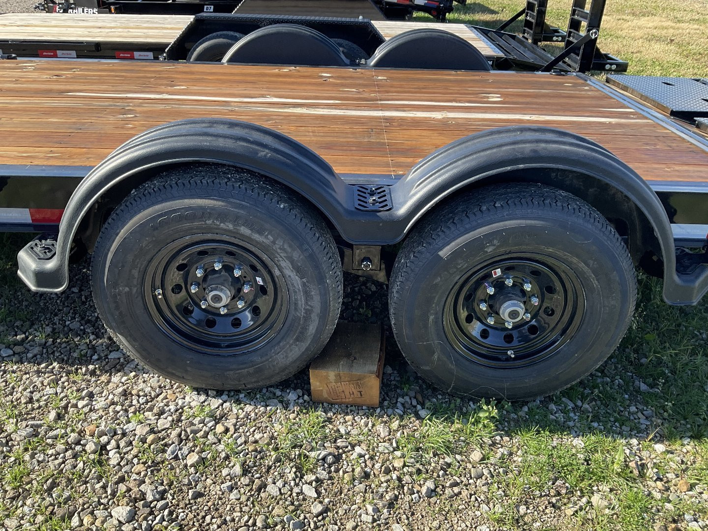 New 2025 PJ Trailers EV202 Equipment Trailer 83X20 TA DOVETAIL (GVW: 15400)