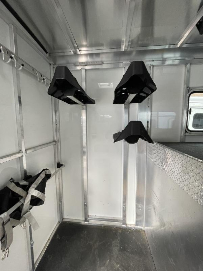 Used 2021 Sundowner Trailers GN 2H w DR Horse Trailer