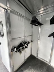 Used 2021 Sundowner Trailers GN 2H w DR Horse Trailer