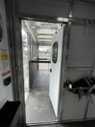 Used 2021 Sundowner Trailers GN 2H w DR Horse Trailer