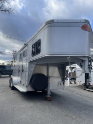 Used 2021 Sundowner Trailers GN 2H w DR Horse Trailer