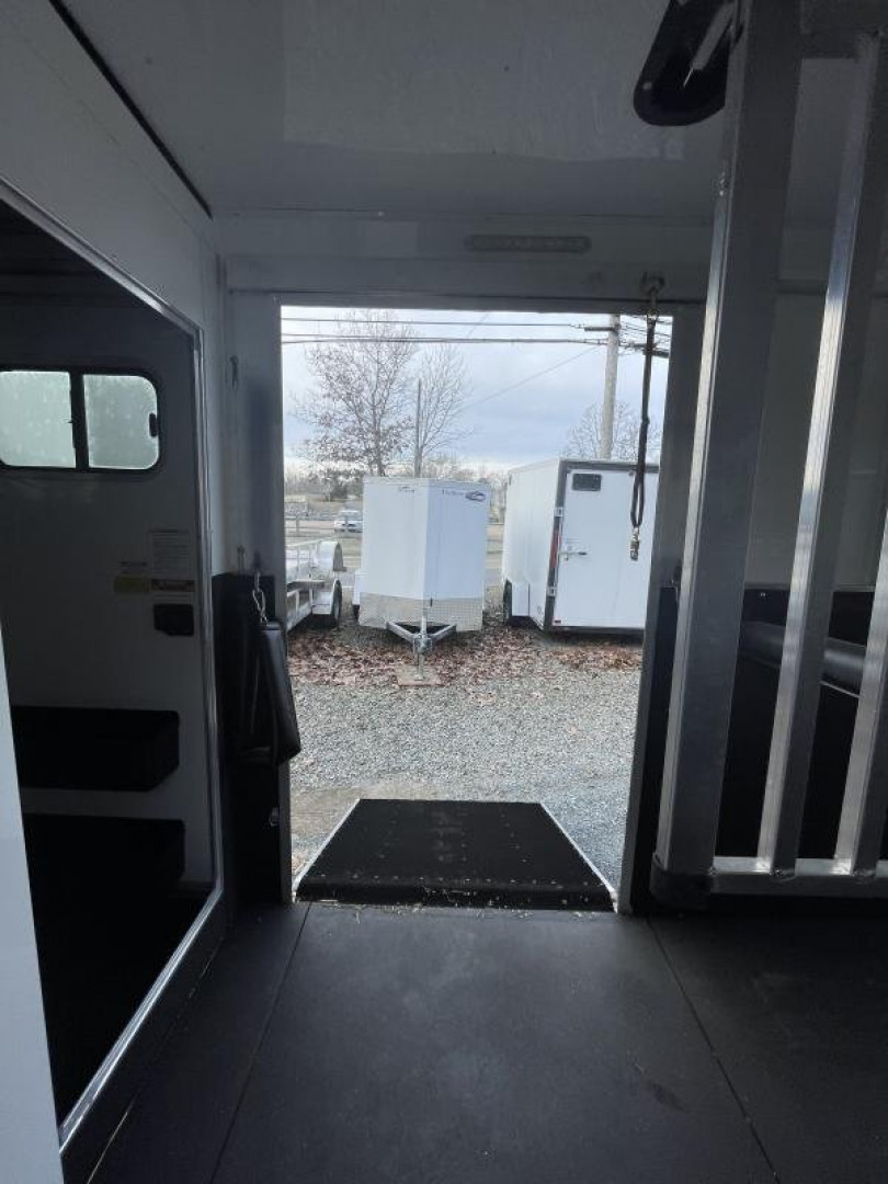 New 2025 SUNDOWNER TRAILERS 2H DR W Side Unload Ramp Horse Trailer