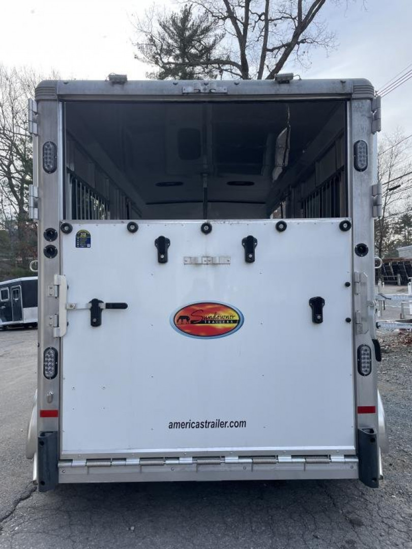 New 2025 SUNDOWNER TRAILERS 2H DR W Side Unload Ramp Horse Trailer