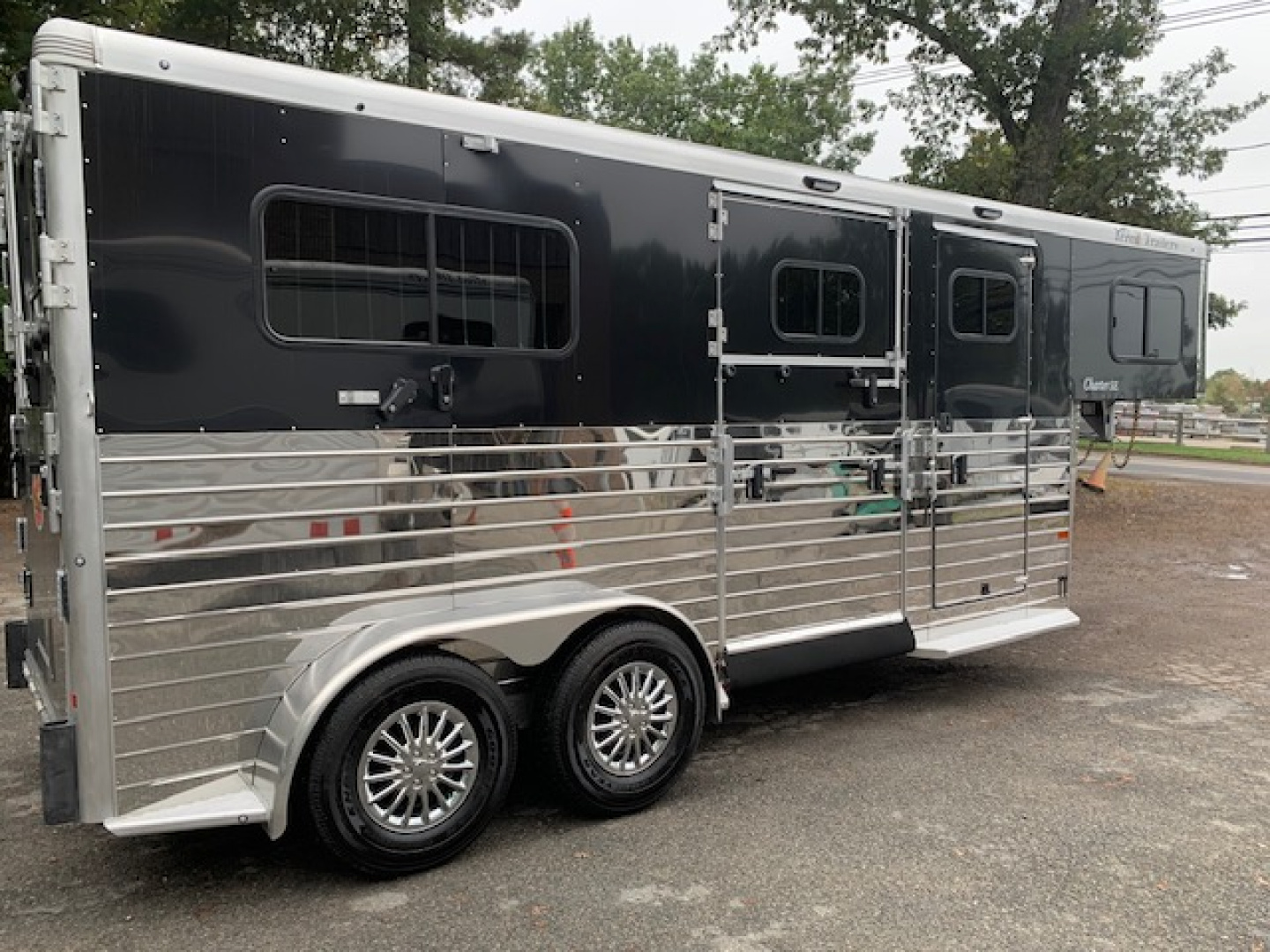 New 2026 Sundowner Trailers 2H DR W Side Unload Ramp Horse Trailer