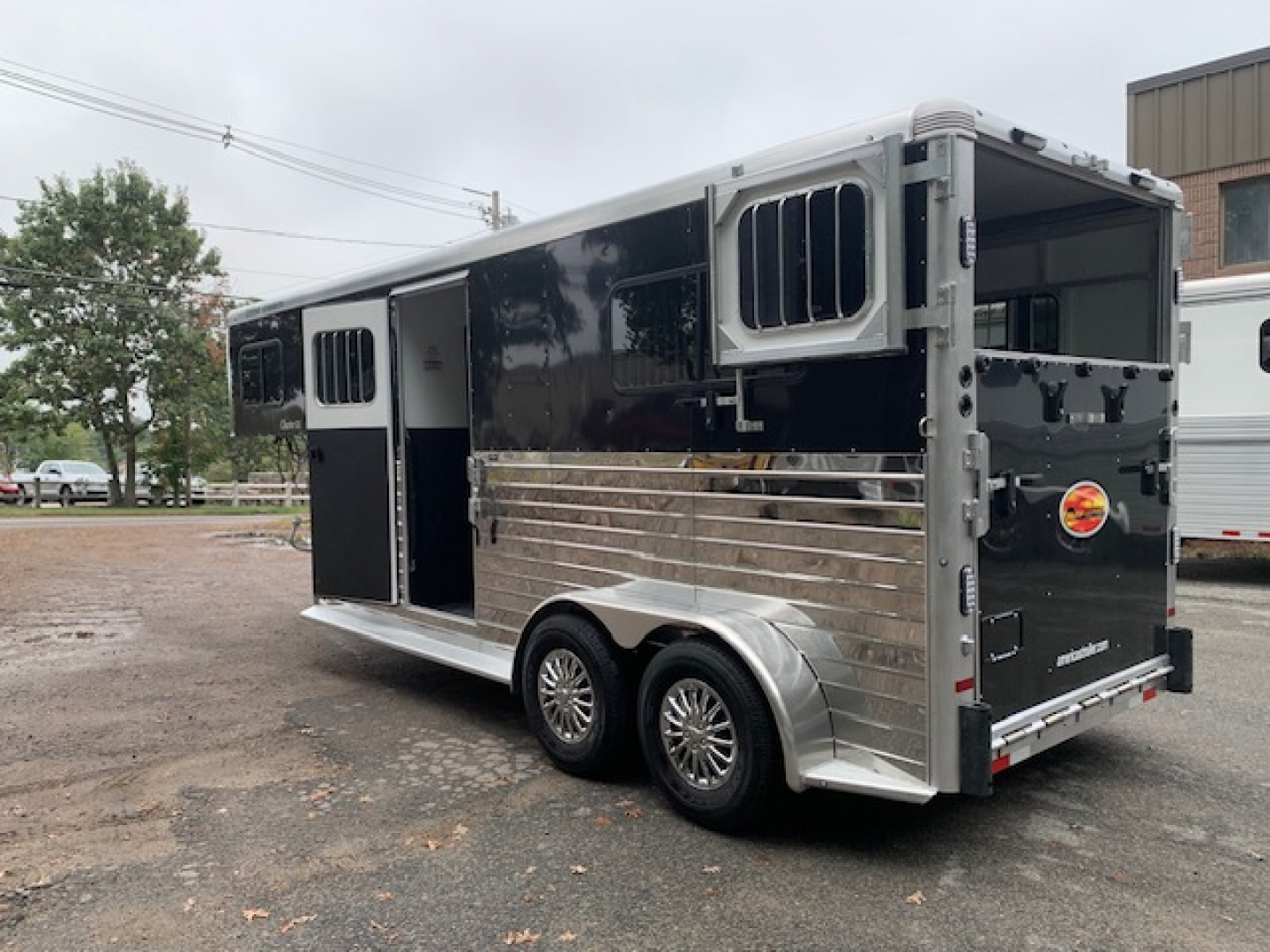 New 2026 Sundowner Trailers 2H DR W Side Unload Ramp Horse Trailer