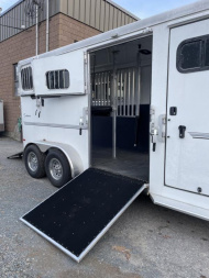 New 2025 SUNDOWNER TRAILERS 2H DR W Side Unload Ramp Horse Trailer
