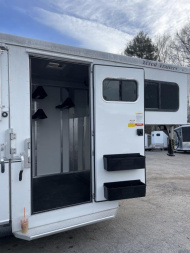 New 2025 SUNDOWNER TRAILERS 2H DR W Side Unload Ramp Horse Trailer